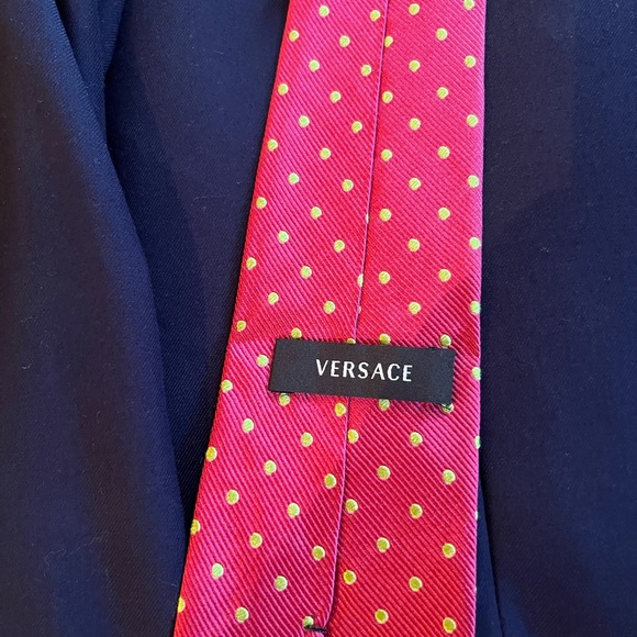 Beautiful Italian men’s sports coat with Versace tie 42S great item to go out. - Picture 2 of 9